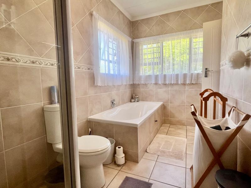 4 Bedroom Property for Sale in Fraaiuitsig Western Cape